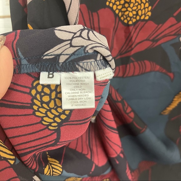 LOFT Autumn Blossom Front Pocket Roll Tab Polyester Career Blouse - Picture 9 of 10